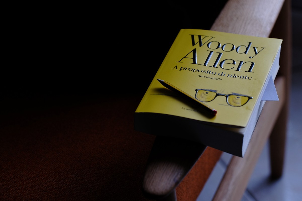 
                A proposito di niente di Woody Allen
                